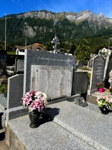 Photographie des archives de l’église d’Ugine